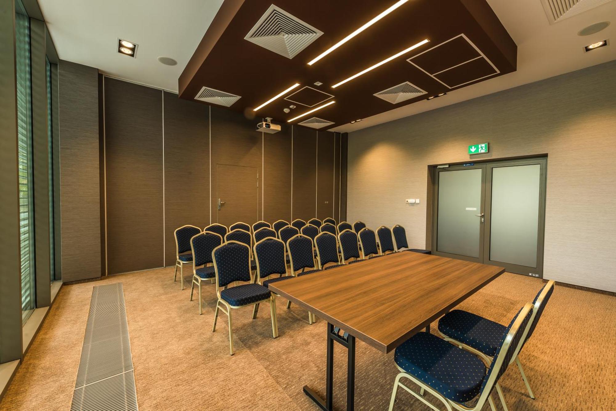 Apart Hotel 12 Rzeszów Eksteriør billede