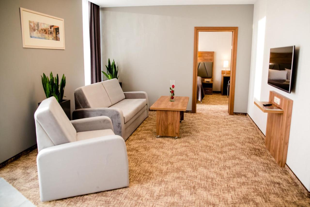 Apart Hotel 12 Rzeszów Eksteriør billede